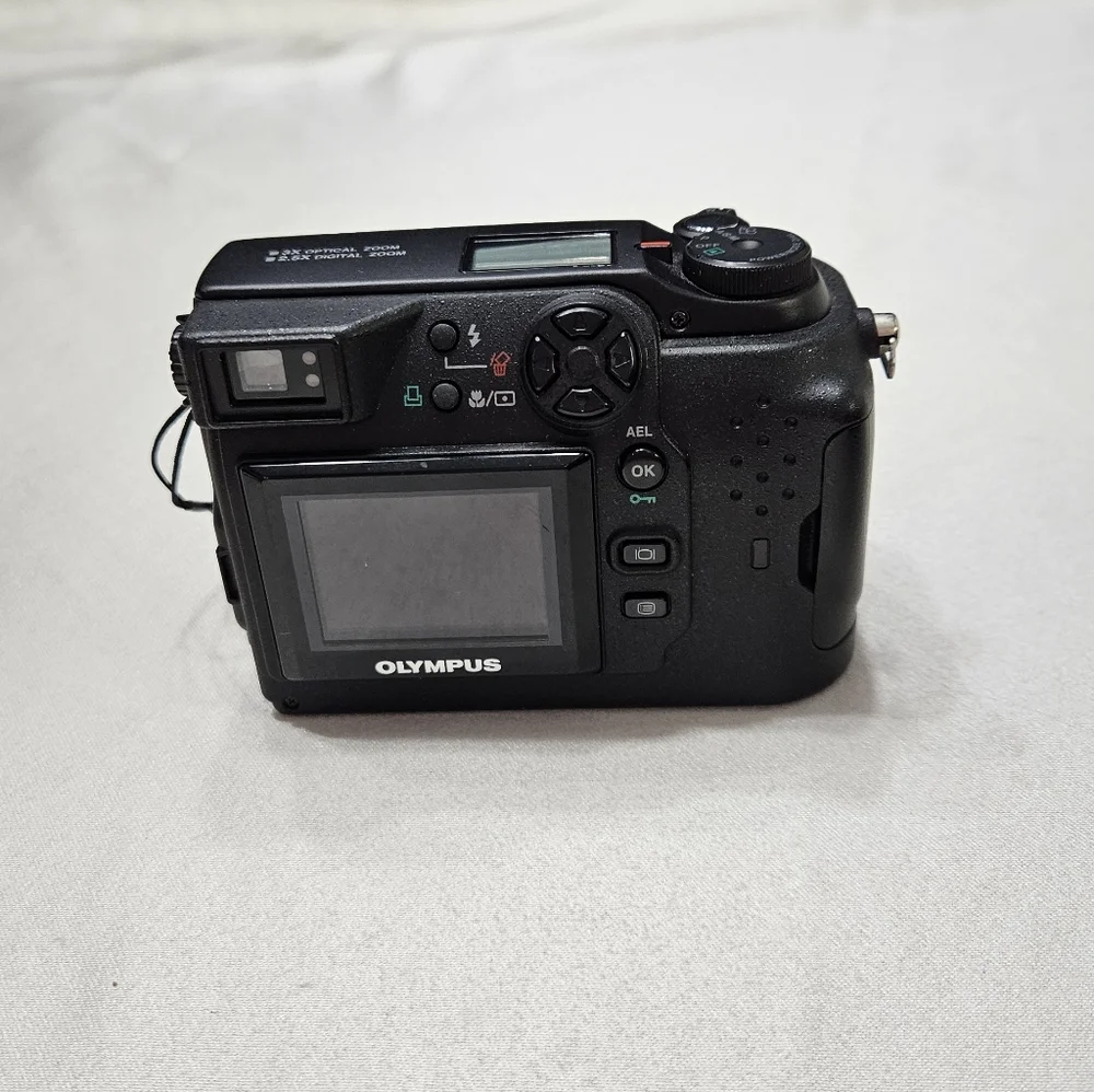 Olympus Camedia C-3040 Zoom Black Digital Camera